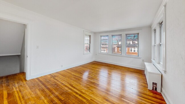 Foto del edificio - 100 Colborne Rd