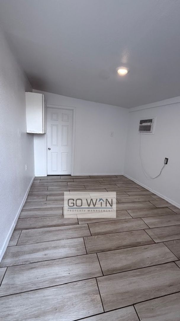 Foto del edificio - 8422 W Jefferson St