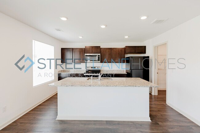 Building Photo - Charming 4 Bedroom in Tuscaloosa!