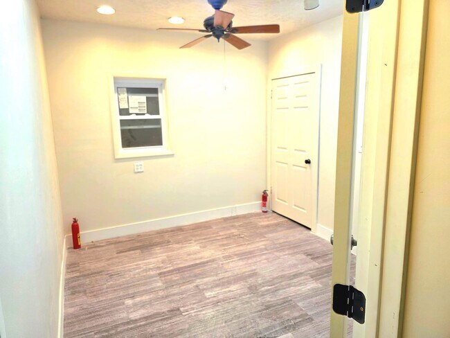 Foto del edificio - 2229 Brewerton Rd