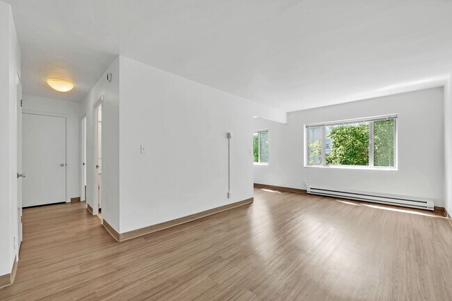 Foto del edificio - Uptown Arms & Manor