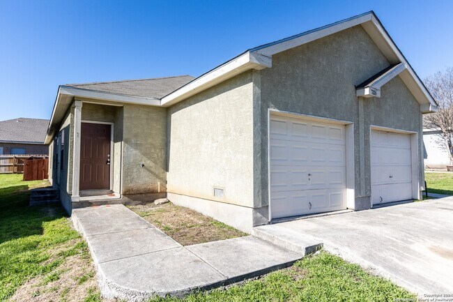 Foto del edificio - 7226 Golf Way