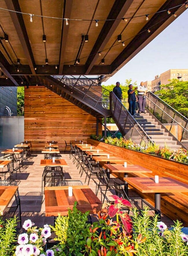 53rd St. Restaurants and Shopping - 5326 S. Harper Ave.