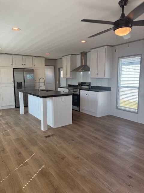 Building Photo - 15831 S Flores St