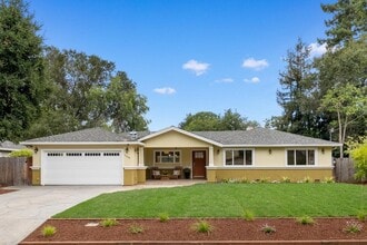 Building Photo - 1098 Muir Way