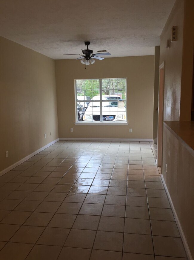 Foto del edificio - 9509 Merle St