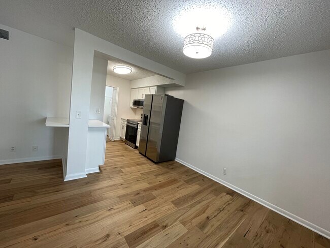 Building Photo - 425 Summit Ridge Pl