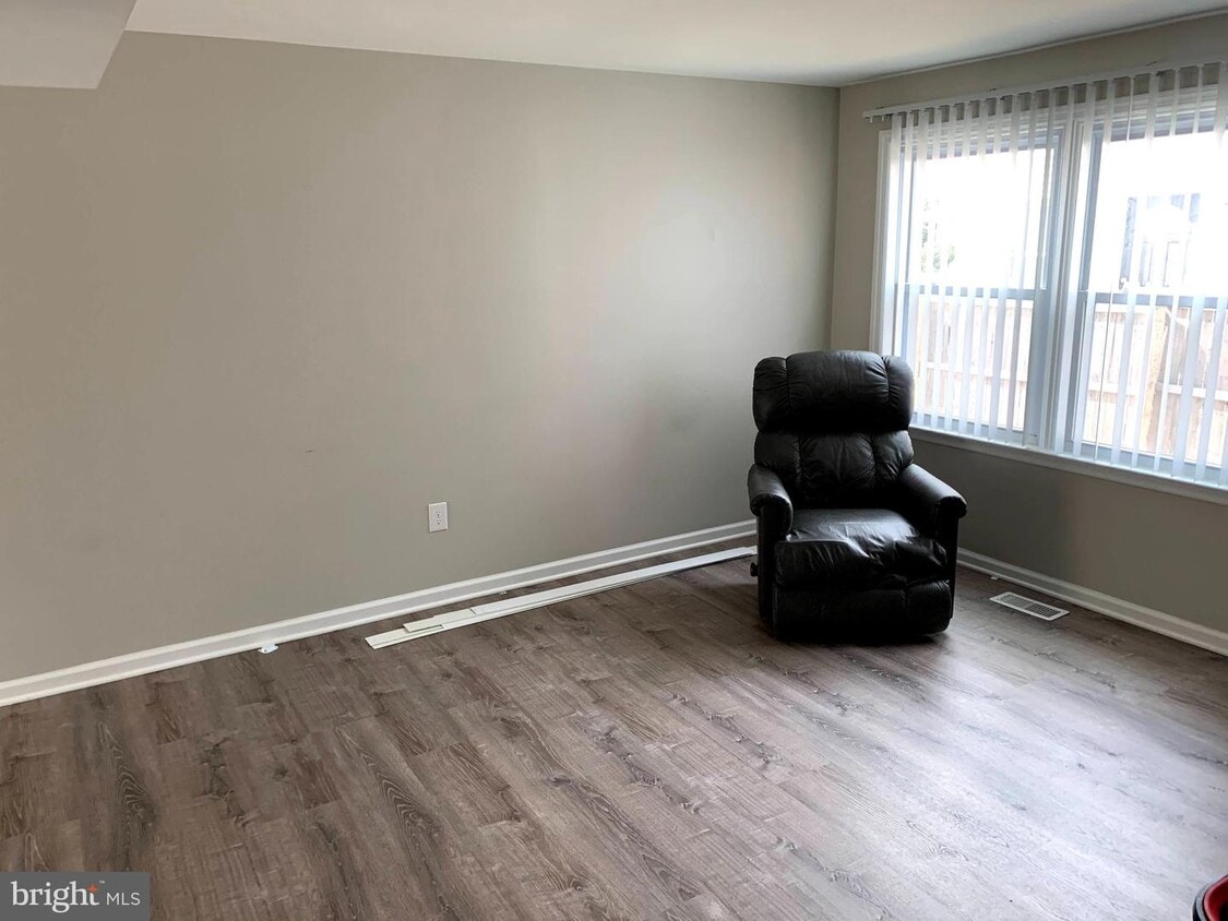 213215 S Black Horse Pike, Blackwood, NJ 08012 House Rental in