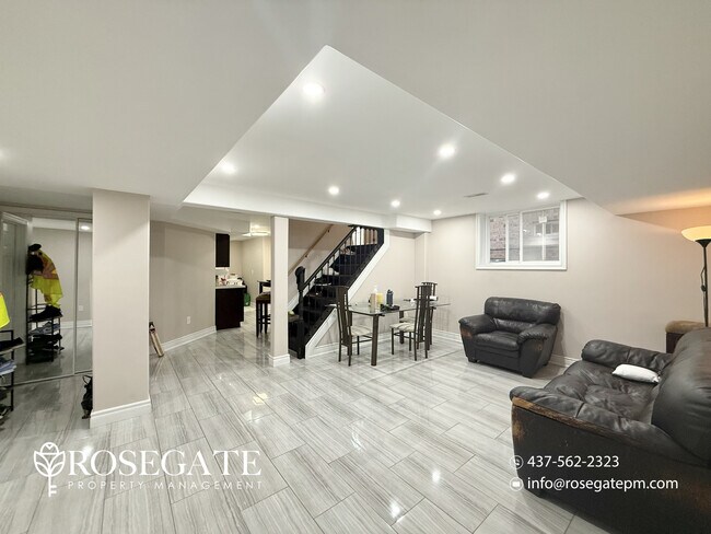 Photo du bâtiment - Spacious 3-Bedroom Basement Apartment with In-Unit Laundry – Oshawa