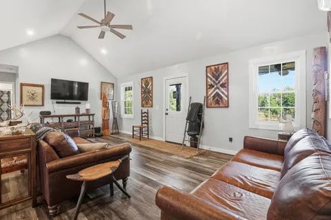 Foto del edificio - 145 S Lovers Ln