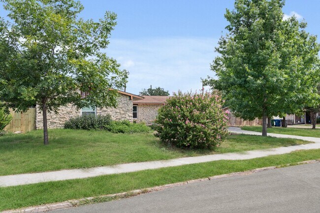Foto del edificio - 127 Whitecliff Dr