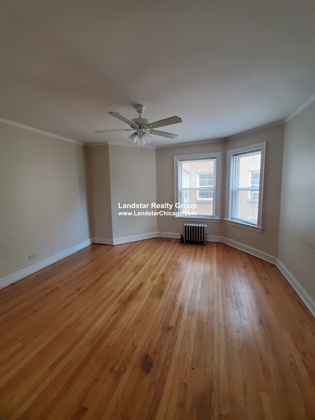 Building Photo - 5026 N Springfield Ave