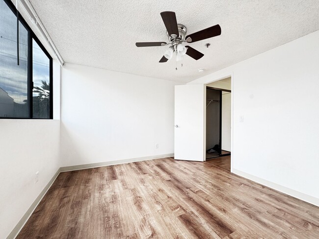 Foto del edificio - Pet Friendly One-Bedroom Condo with A/C an...