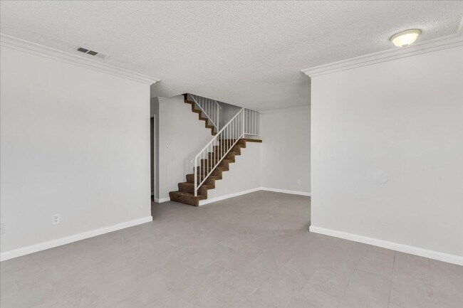 Foto del edificio - Spacious 2-Bedroom Townhome in Hesperia, CA!