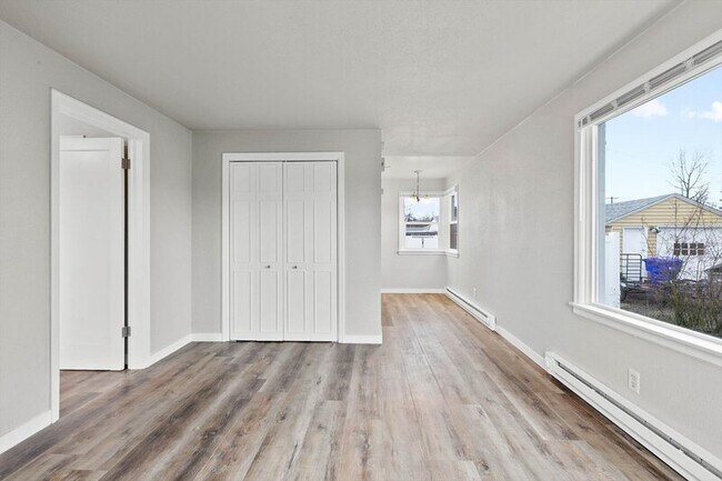 Building Photo - 10112 E Broadway Ave