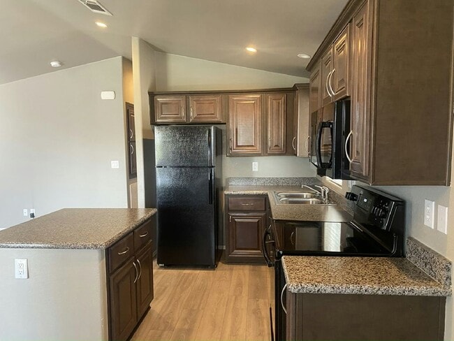 Foto del edificio - 16608 N 1st Ln