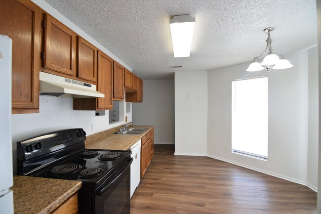 Building Photo - 3707 Holbert Dr