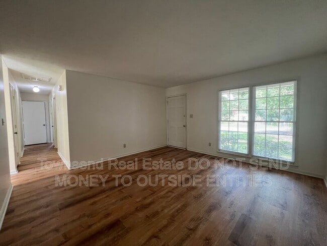 Building Photo - 2213 Stanton St