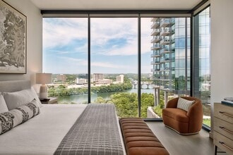 Building Photo - 700 River