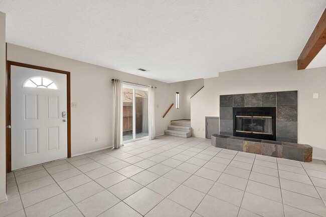 Building Photo - Prospectors Point NE Condo 2 Bedroom, 2 story, 1 1/2 Bath, 1 car garage