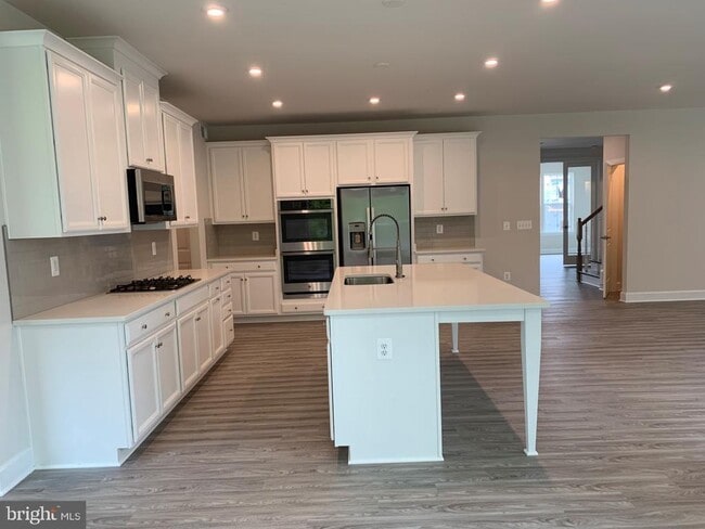 Building Photo - 150 Boxelder Dr