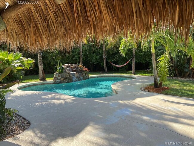 Foto del edificio - 2104 SE St Lucie Blvd