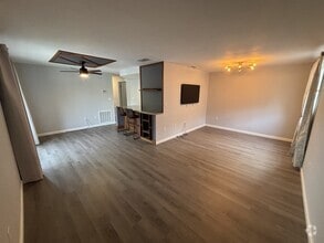 Building Photo - 4022 Beaver Ln