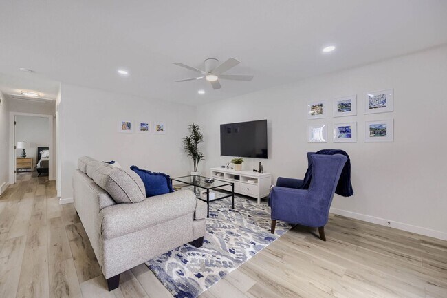 Building Photo - Updated 2 Bedroom Townhouse in Thornton