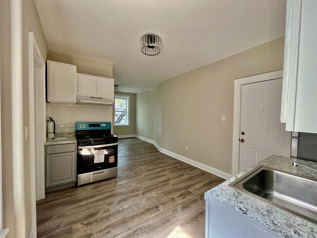 Foto del edificio - 211 64th St
