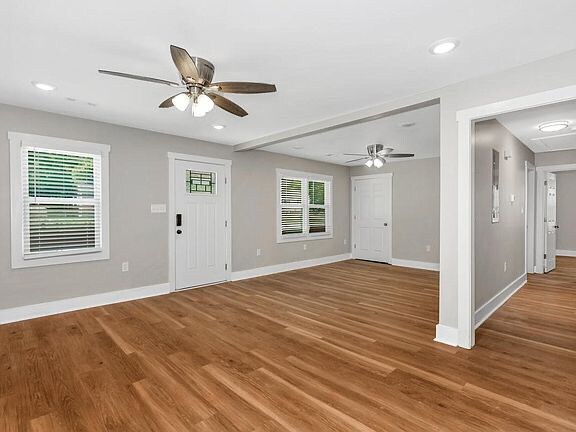 Foto del edificio - 1018 Fairway Dr NW