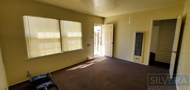 Building Photo - 618 E Hermosa St