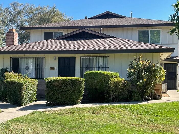 Primary Photo - Stockton 2 Bedroom 1 Bath