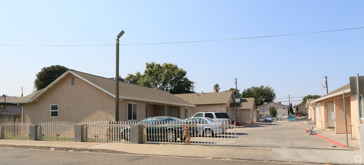 138144 Grove Ave, Oakdale, CA 95361 Apartments in Oakdale, CA