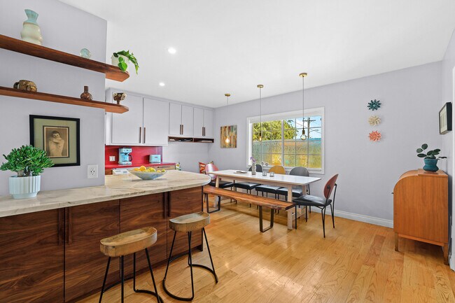 Building Photo - 6930 Apperson St