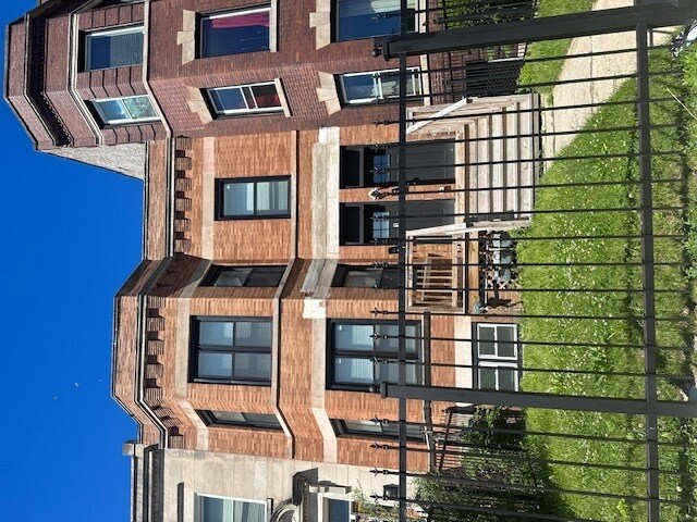 Foto principal - 6416 S Drexel Ave