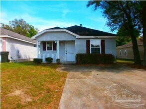Building Photo - 7964 Heirloom Dr