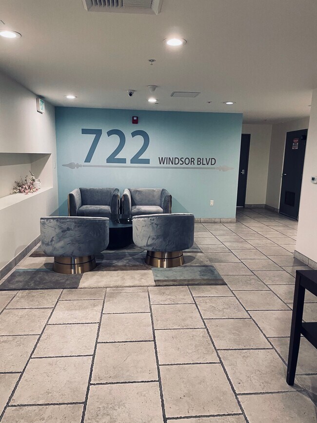 Foto del edificio - 722 S Windsor Blvd