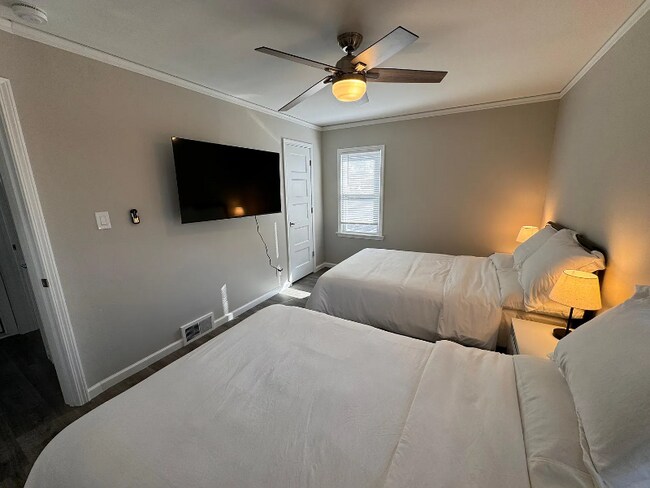 Foto del edificio - 1607 Catalpa Dr