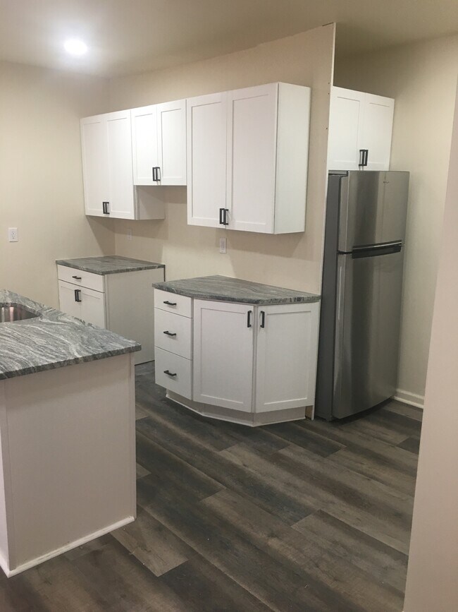 Foto del edificio - 471 W 8th Ave