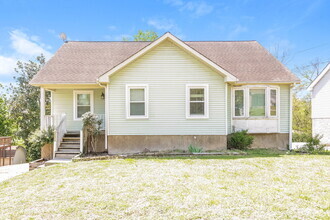 Building Photo - 429 Cedarview Dr