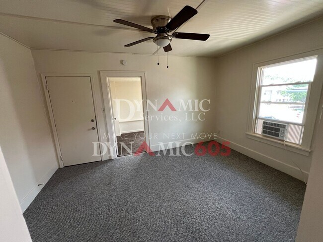 Foto del edificio - Upper Level 2BR/1BA in Downtown Sioux Falls