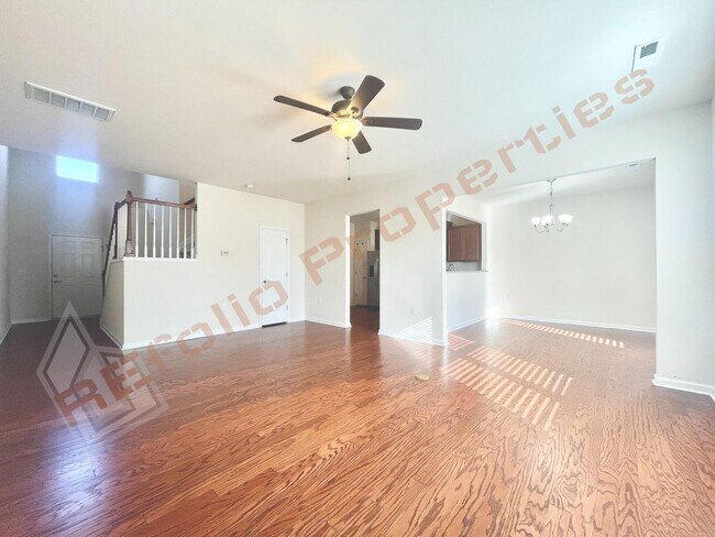 Foto del edificio - Beautiful 3 Bedroom, 2.5 Bathroom Townhome w/ 2-Car Garage @ Southpoint Townes, Durham – Availabl...