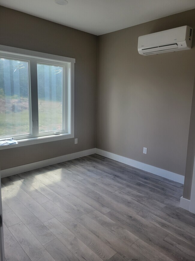 Building Photo - 3072 S 565 W