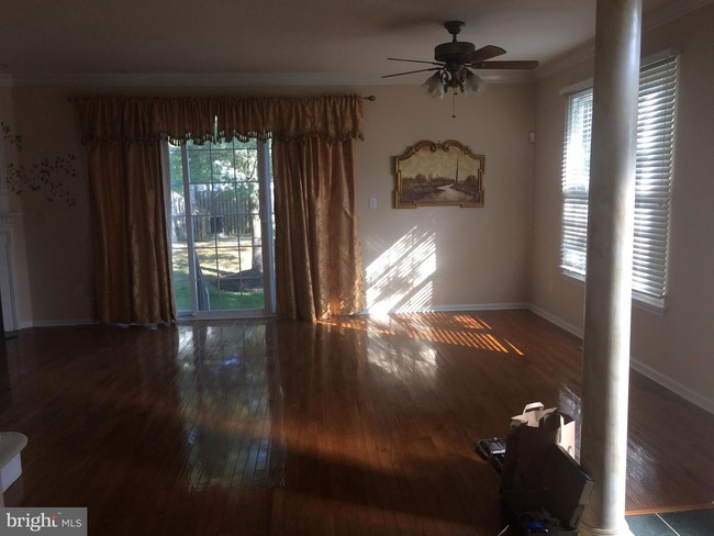 Building Photo - 1064 Chanticleer