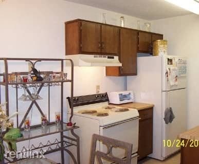 Building Photo - 641 Westport Rd