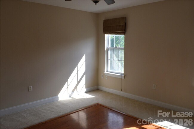 Building Photo - 6321 Park Creek Dr