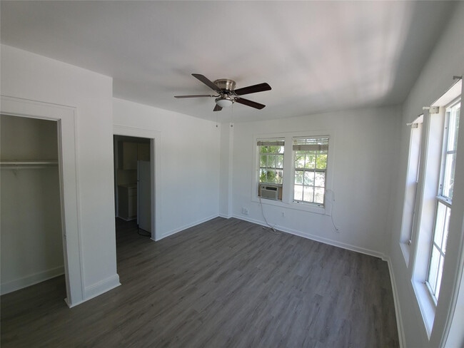 Foto del edificio - 236 NE 28th St