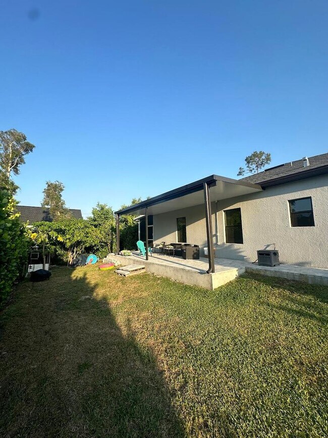 Foto del edificio - NOW AVAILABLE - Single Family Home in San ...