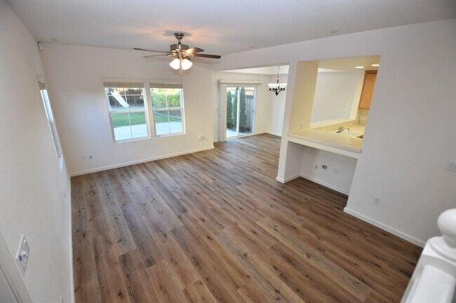 Foto del edificio - 4 br, 2.5 bath House - 3814 Black Butte Road