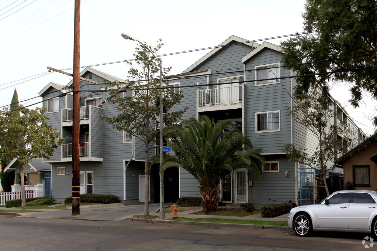 Foto del edificio - 534-536 Rose Ave